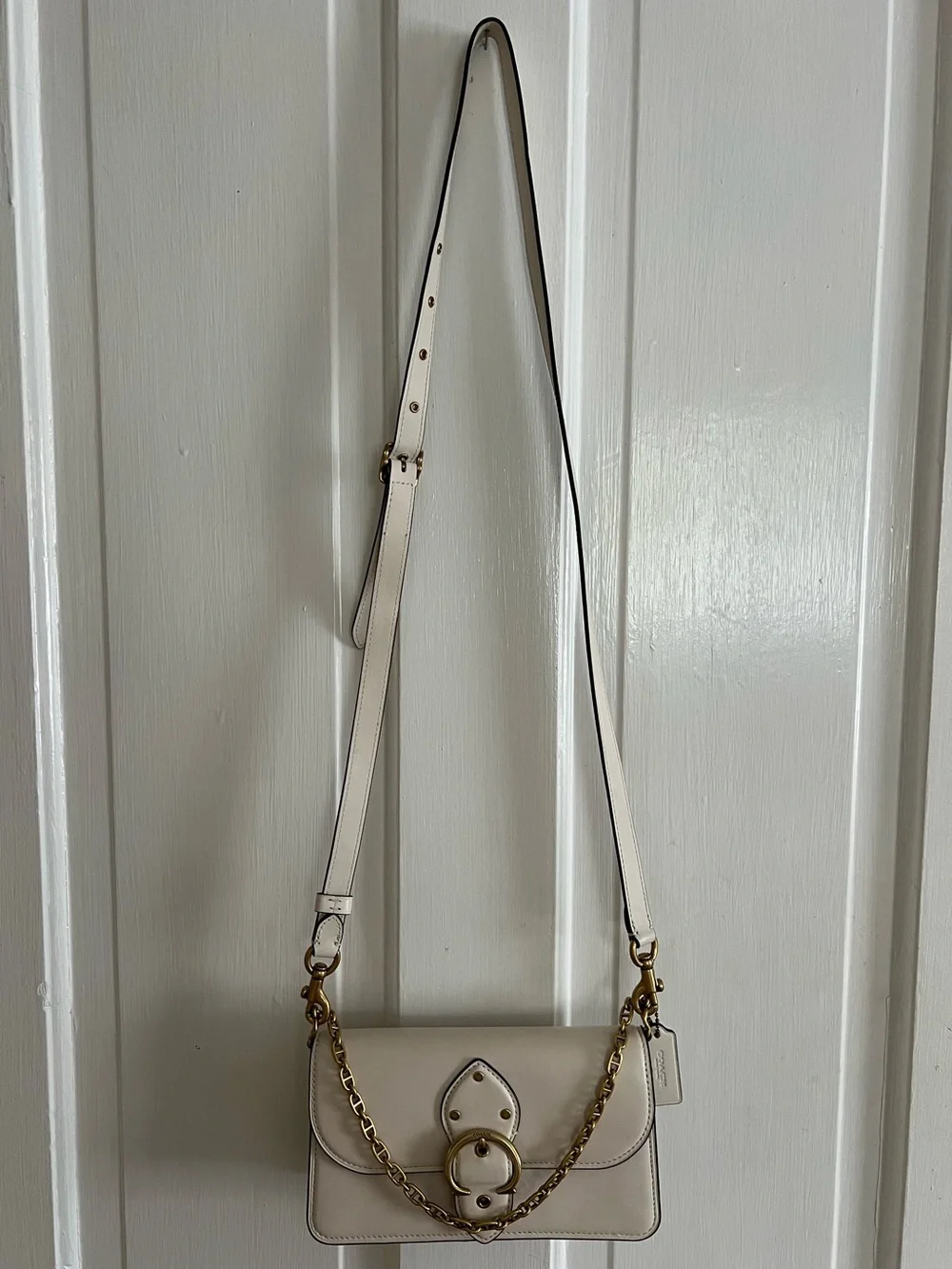 *Barely Used* Coach Beat Crossbody Bag in Chalk, Gold Chain, Dust Bag Included!